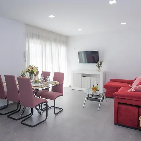 Poris 4 Beachfront By Holidays Appartement *