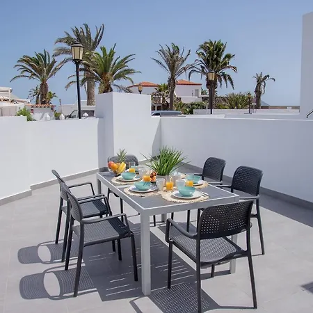 Poris 4 Beachfront By Holidays * Corralejo